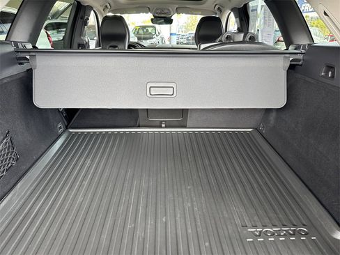 Certified 2023 Volvo XC60 B5 Ultimate w/ Climate Package image 14