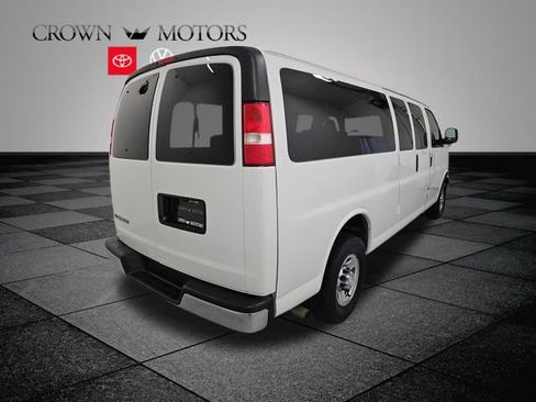 Used 2017 Chevrolet Express 3500 LT w/ LT Preferred Equipment Group RWD image 6