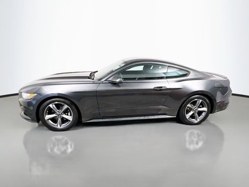 Used 2017 Ford Mustang Coupe RWD image 9