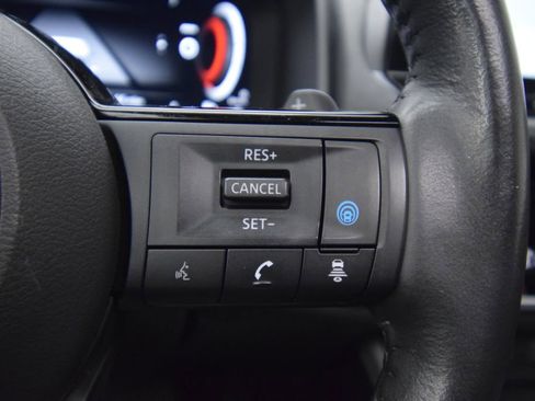 Used 2022 Nissan Rogue Platinum w/ Head-Up Display Package FWD image 32