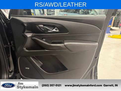 Used 2022 Chevrolet Traverse RS AWD/4WD image 39