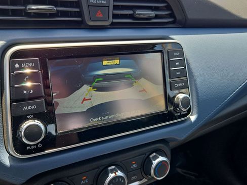 Used 2025 Nissan Versa SV FWD image 33
