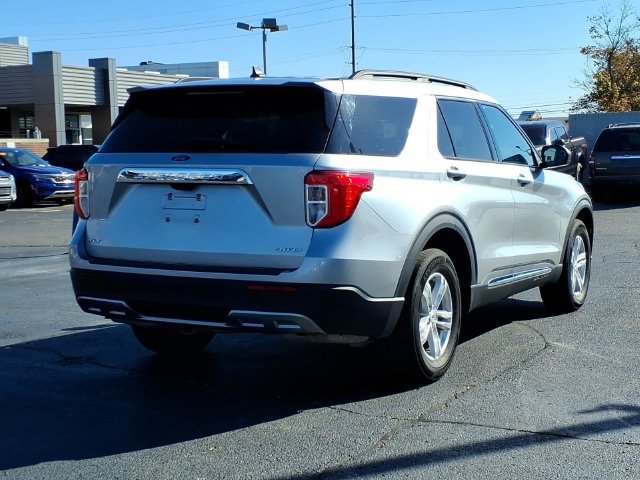 Used 2023 Ford Explorer XLT w/ Equipment Group 202A AWD/4WD image 4