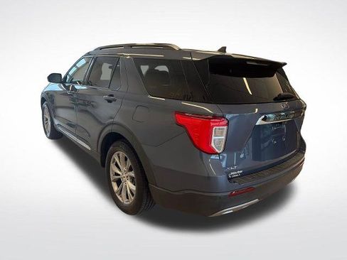 Certified 2021 Ford Explorer XLT w/ Equipment Group 202A RWD image 2