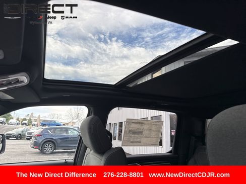 New 2026 RAM 1500 4x4 Crew Cab image 31