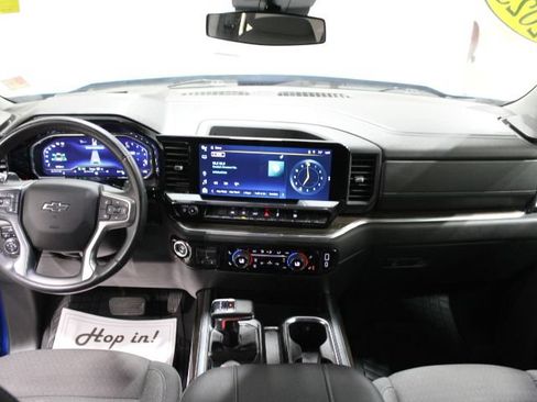 Used 2023 Chevrolet Silverado 1500 RST AWD/4WD image 2