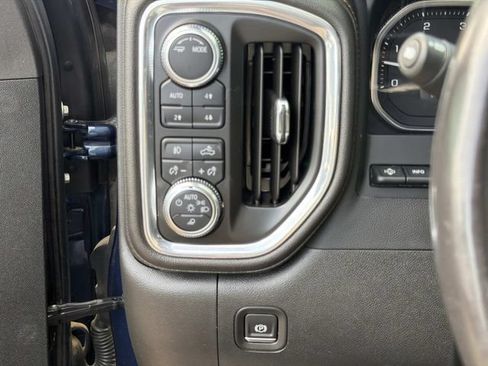 Used 2022 GMC Sierra 2500 AT4 w/ AT4 Premium Plus Package AWD/4WD image 27