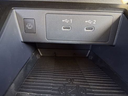 New 2026 Nissan Kicks SR FWD image 18