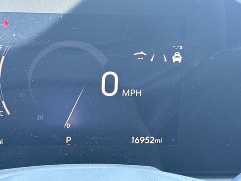 Certified 2024 Buick Envista Preferred w/ Advanced Safety Package image 22