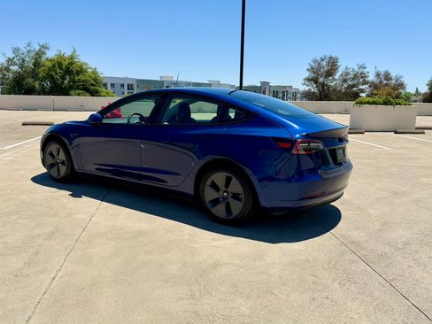 Used 2022 Tesla Model 3 RWD image 15