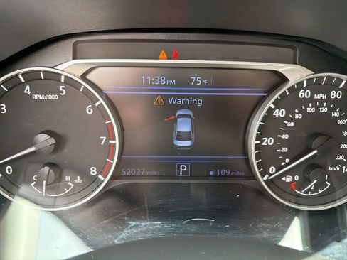 Certified 2021 Nissan Altima 2.5 SV w/ SV Premium Package FWD image 4