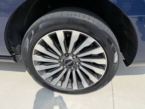 Used 2018 Lincoln Navigator Reserve w/ Technology Package AWD/4WD image 15