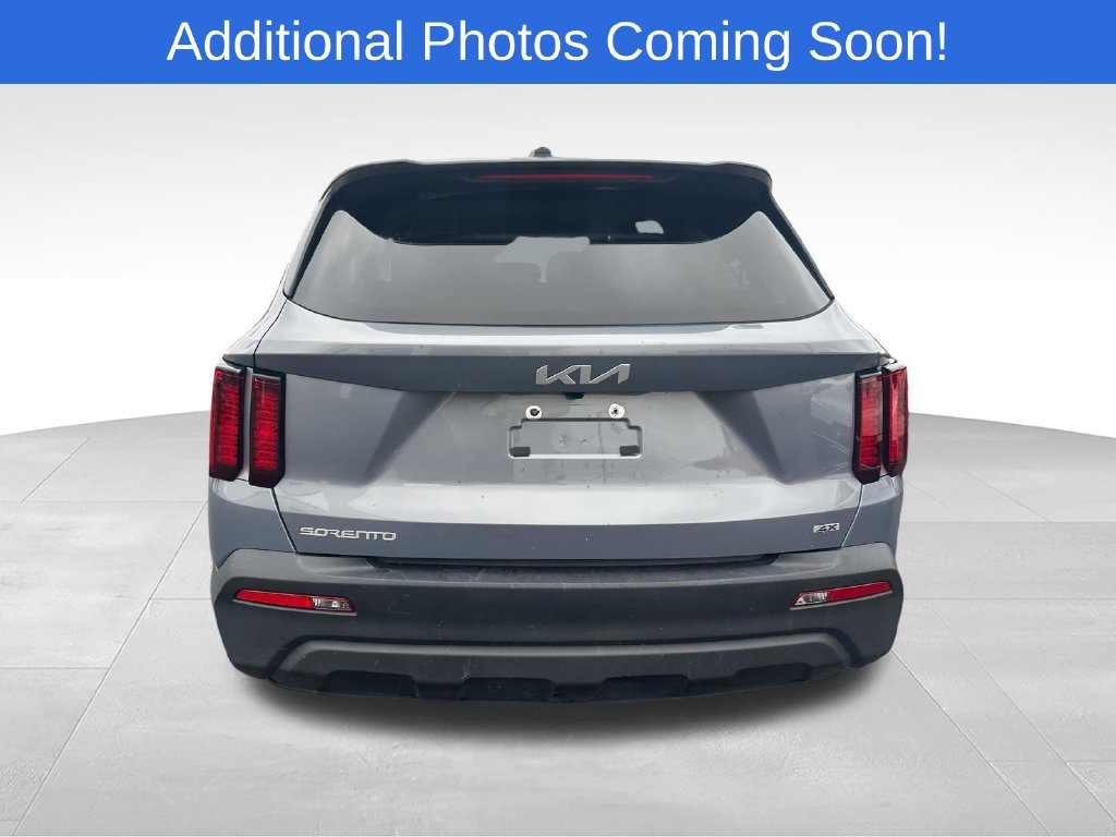 Used 2023 Kia Sorento LX AWD/4WD image 7