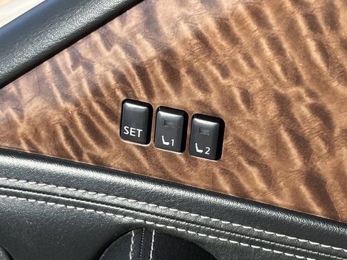 Used 2020 Nissan Armada SL image 14