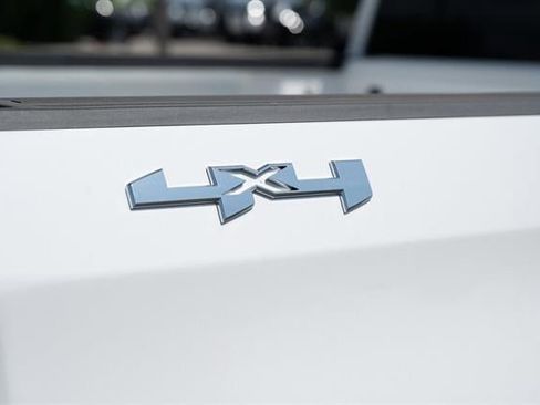 Used 2024 GMC Sierra 1500 Elevation image 10