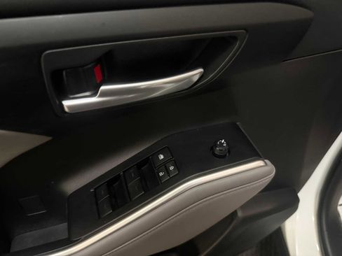 Used 2023 Toyota Highlander XLE image 21