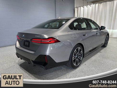 New 2026 BMW 530i xDrive w/ M Sport Package image 3