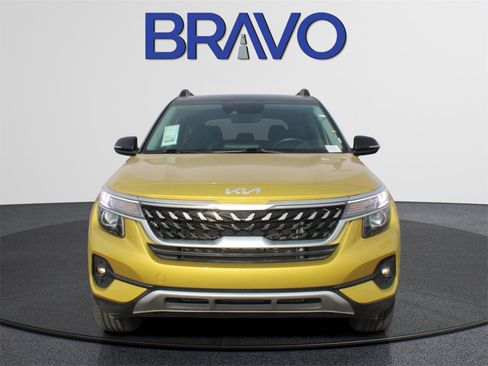 Used 2023 Kia Seltos Nightfall Edition image 2