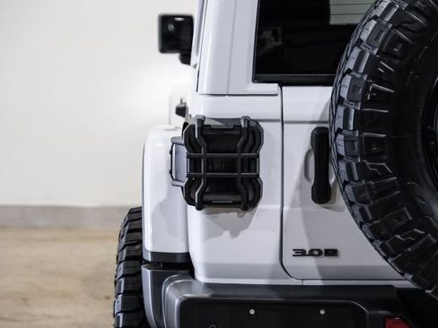 Used 2023 Jeep Wrangler Unlimited Rubicon AWD/4WD image 36