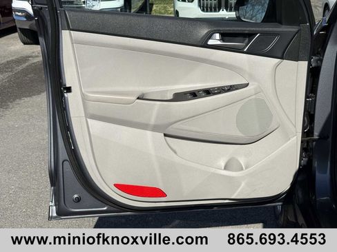 Used 2019 Hyundai Tucson SE image 12