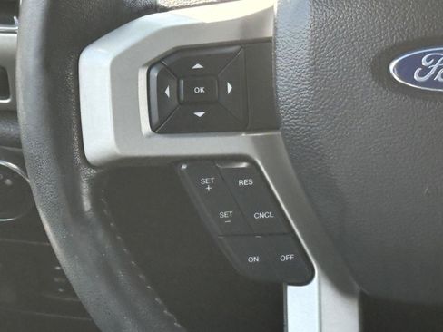 Used 2019 Ford F150 Lariat w/ Equipment Group 502A Luxury AWD/4WD image 9