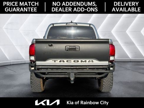 Used 2018 Toyota Tacoma TRD Sport image 6