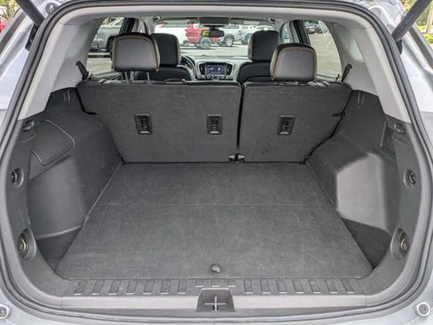 Used 2023 GMC Terrain AT4 image 12