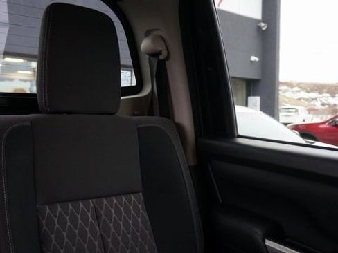 Used 2024 Nissan Titan SV w/ SV Convenience Package image 61