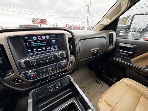 Used 2018 GMC Sierra 3500 Denali w/ Duramax Plus Package image 18