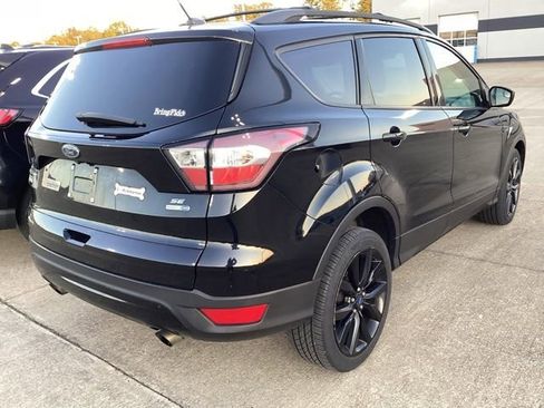 Used 2017 Ford Escape SE w/ SE Sport Appearance Package AWD/4WD image 10