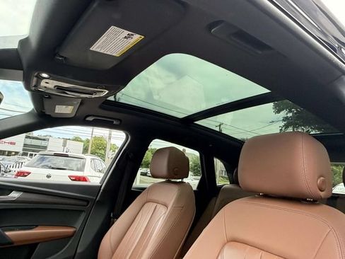 Used 2021 Audi Q5 2.0T Premium w/ Convenience Package AWD/4WD image 11