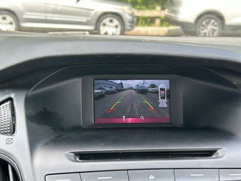 Used 2016 Ford Focus SE w/ SE Power Seat Package image 24