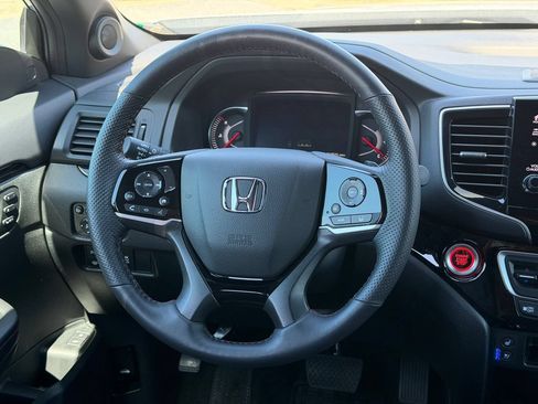 Used 2024 Honda Passport Black Edition image 23