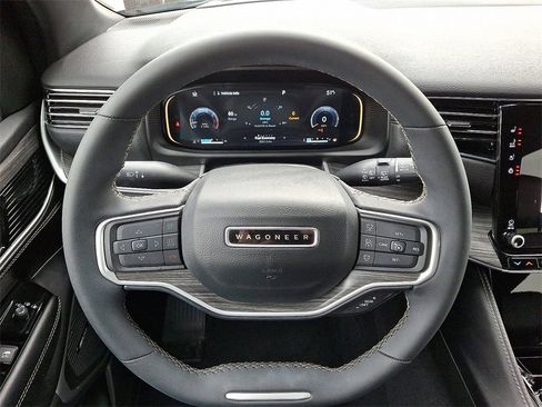 Used 2023 Jeep Wagoneer Series III w/ Preferred Equipment Group image 20