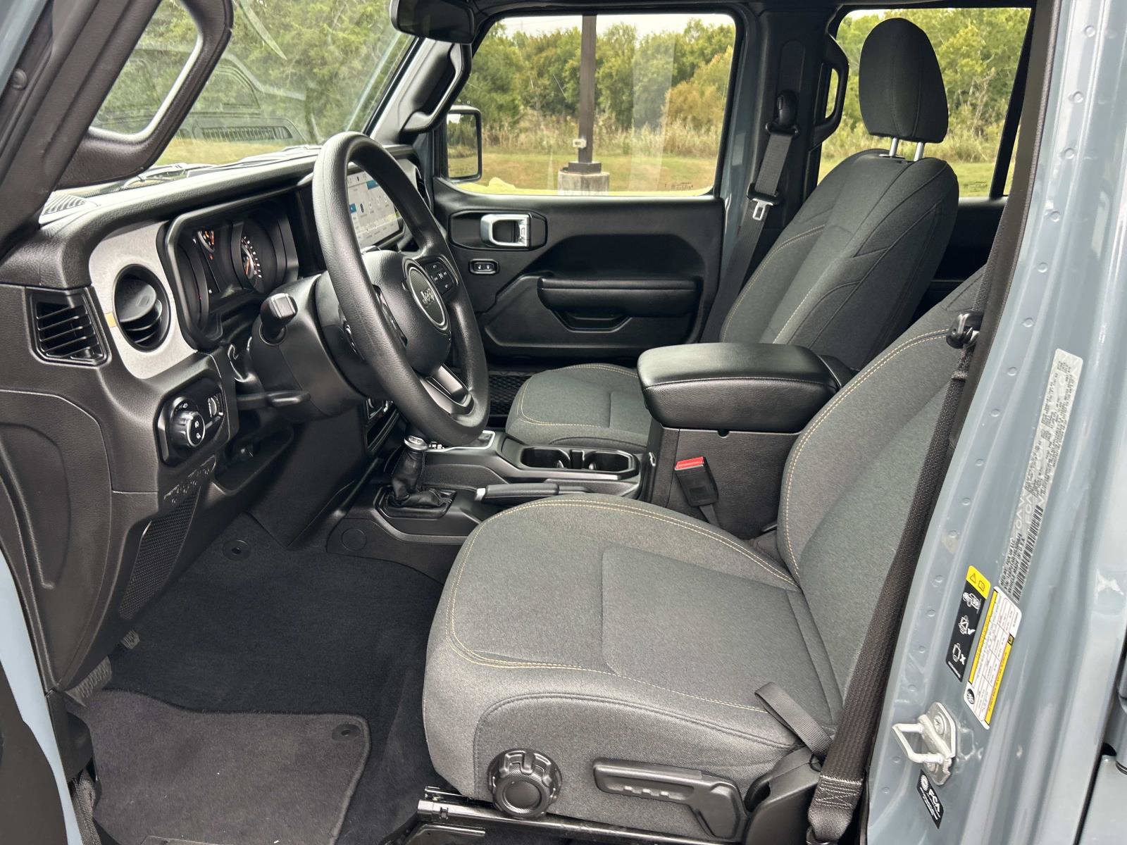 Used 2025 Jeep Gladiator Sport AWD/4WD image 26
