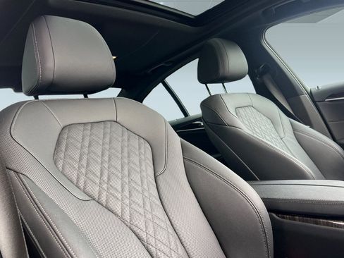 Certified 2022 BMW 530i w/ Convenience Package image 31