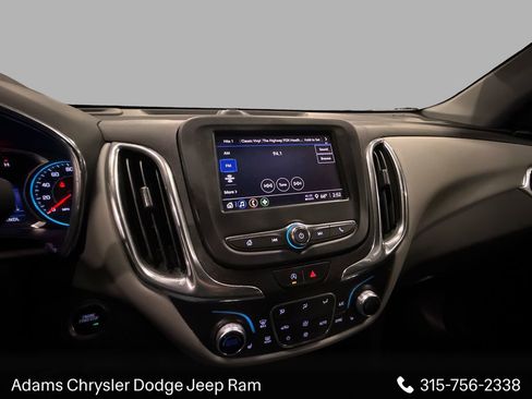 Used 2023 Chevrolet Equinox LT image 16