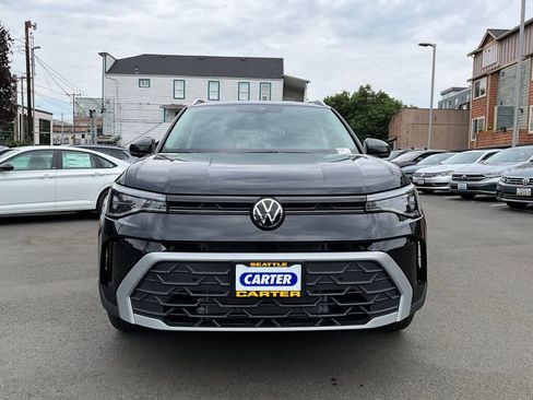 New 2025 Volkswagen Taos SE image 2