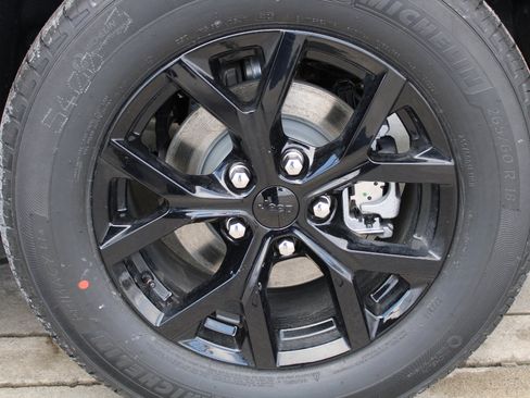 New 2026 Jeep Grand Cherokee Altitude AWD/4WD image 38
