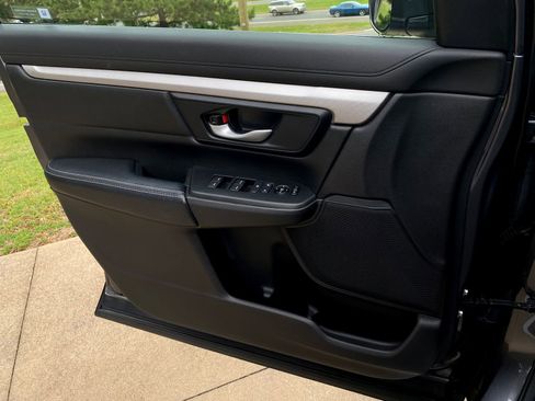 Used 2020 Honda CR-V LX image 25