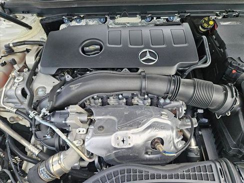 Used 2023 Mercedes-Benz CLA 250 image 21