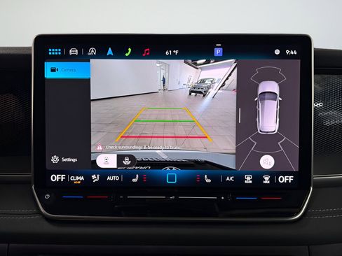 New 2025 Volkswagen Tiguan SE image 17