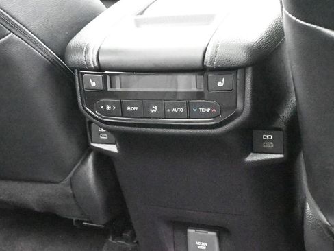 Used 2025 Toyota Grand Highlander AWD image 44