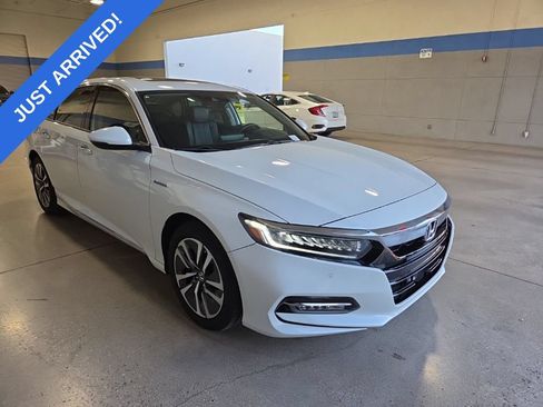 Used 2019 Honda Accord Touring image 2