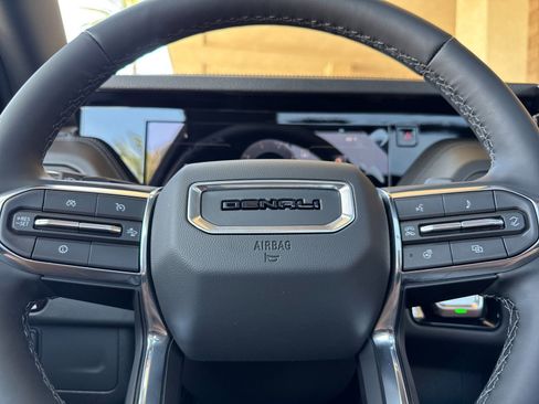 New 2026 GMC Yukon Denali w/ Sun & Power Step Package AWD/4WD image 25