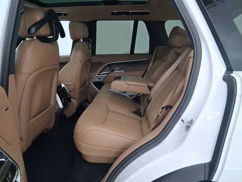 New 2026 Land Rover Range Rover SE image 13