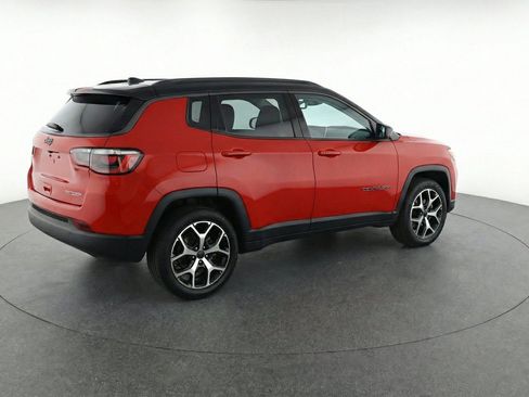 Used 2025 Jeep Compass Limited AWD/4WD image 9