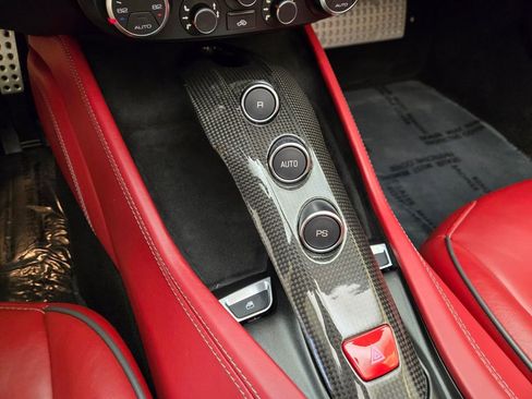 Used 2015 Ferrari California T RWD image 38