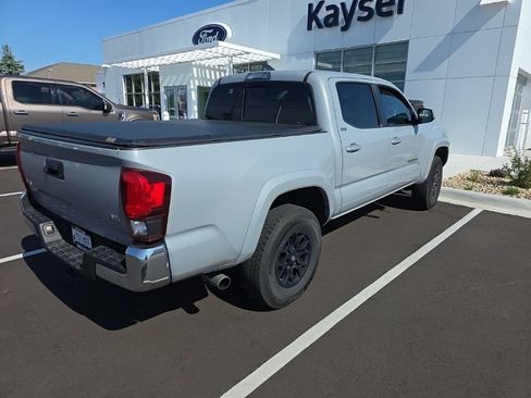 Used 2019 Toyota Tacoma SR5 AWD/4WD image 2