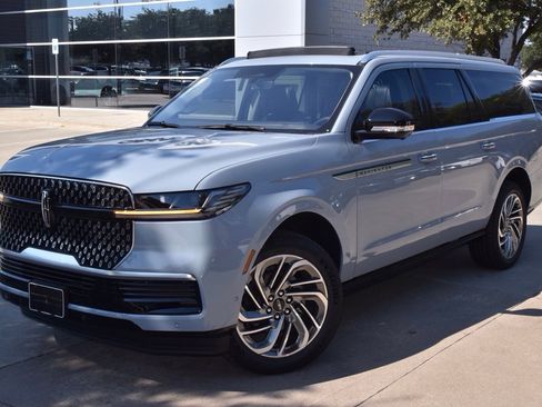 New 2025 Lincoln Navigator L Reserve image 12